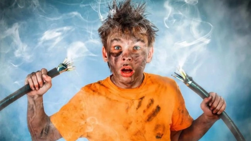 Mẹo và biện pháp chữa trị khi bị giật điện