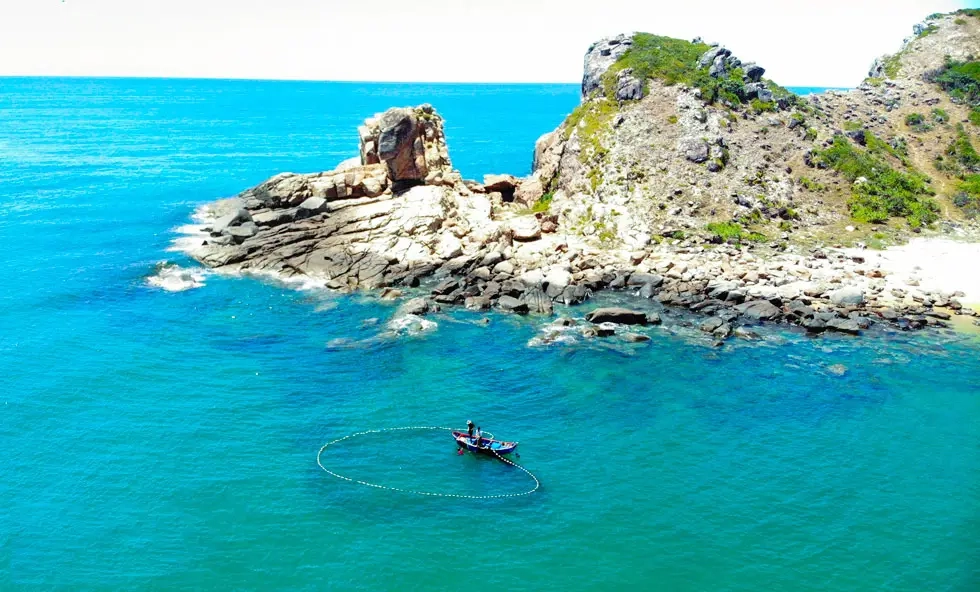 Check in mê mẩn ở bãi Sa Huỳnh hoang sơ hiếm có