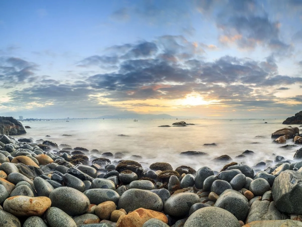 Sống ảo cùng thiên nhiên tại bãi Đá Trứng độc lạ