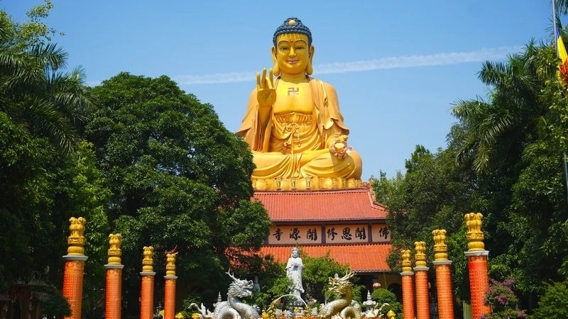 Tượng Phật A Di Đà – Biểu tượng tâm linh lớn nhất Đông Nam Á