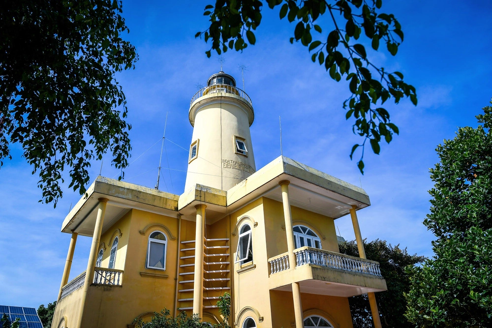 Chiêm ngưỡng ánh sáng từ ngọn hải đăng Cồn Cỏ