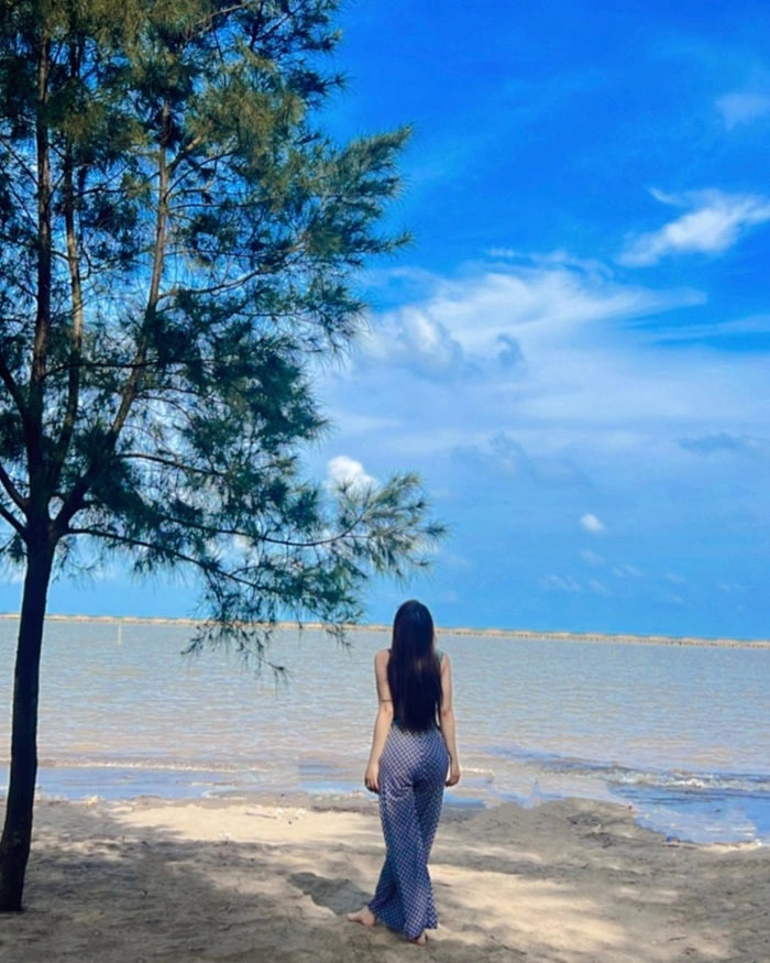 Trải nghiệm bãi tắm nguyên sơ nước trong veo tuyệt mỹ