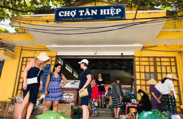 Mua đặc sản khi dạo chợ Tân Hiệp siêu thú vị