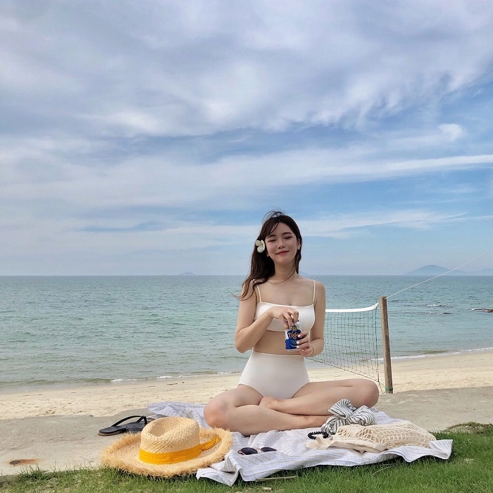 Rủ bạn bè thư giãn và vui chơi trên bãi biển cực chill