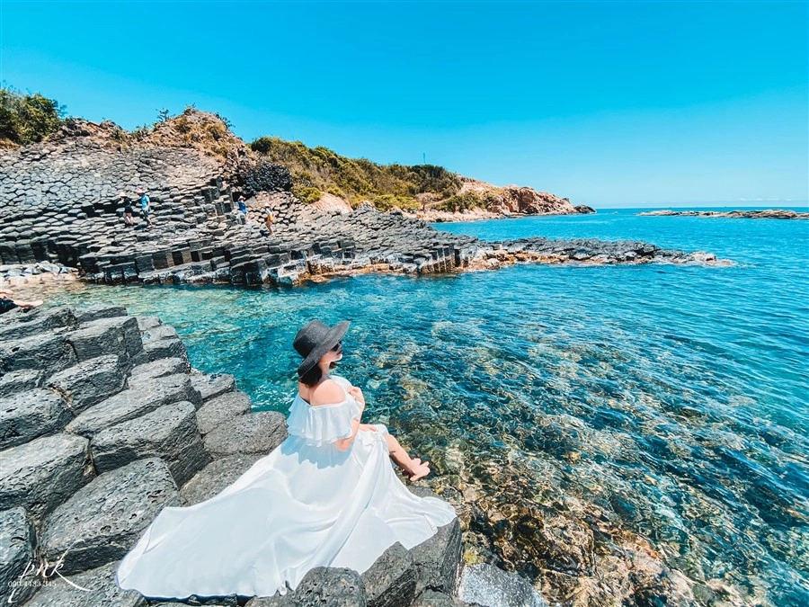 Đừng bỏ lỡ check in tại thiên đường đá đen huyền bí cực chill