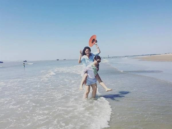 Sảng khoái với tắm biển thưởng thức không khí