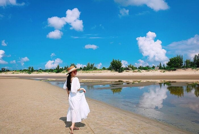 Thoả sức tắm biển và vui chơi ngoài trời cực đã