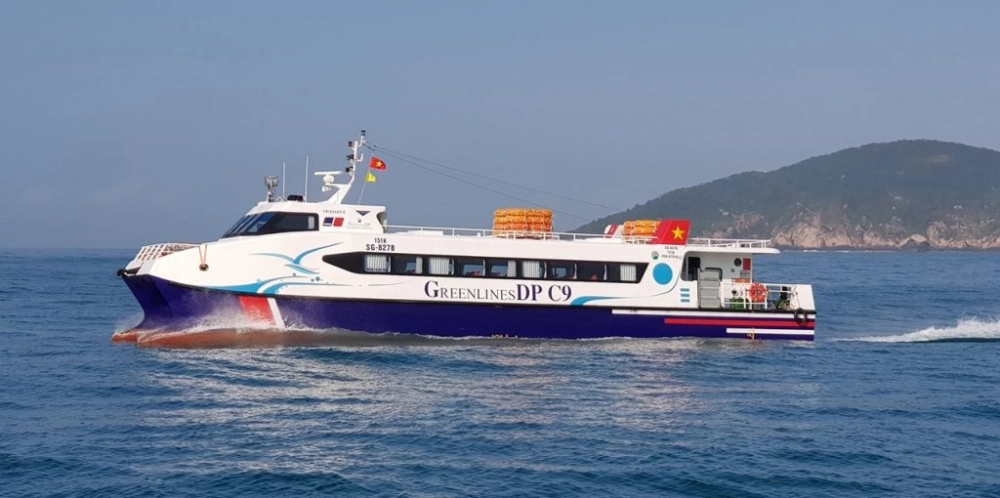 Hành trình khám phá bắt đầu từ hướng dẫn di chuyển đến hòn bảy cạnh