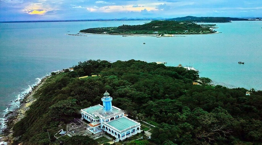 Sống ảo cực chất tại ngọn hải đăng Hòn Dấu