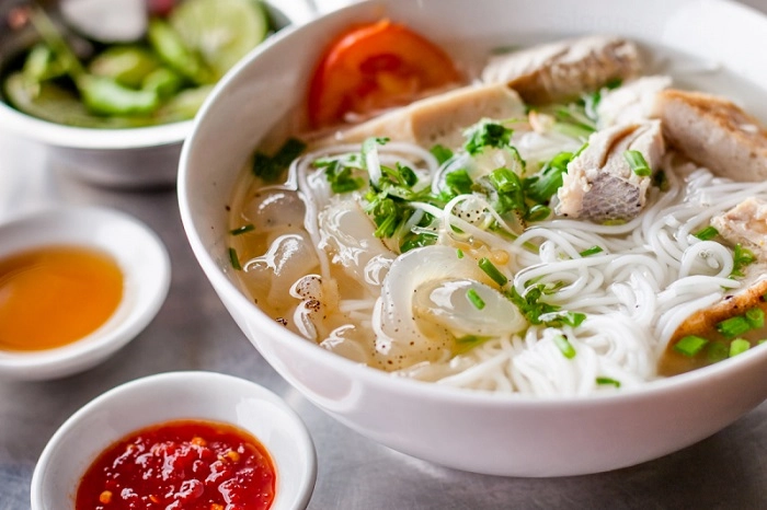 Thưởng thức Bún sứa đậm vị biển