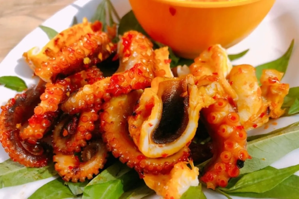 Mê mẩn vị cay thơm của bạch tuộc nướng sa tế