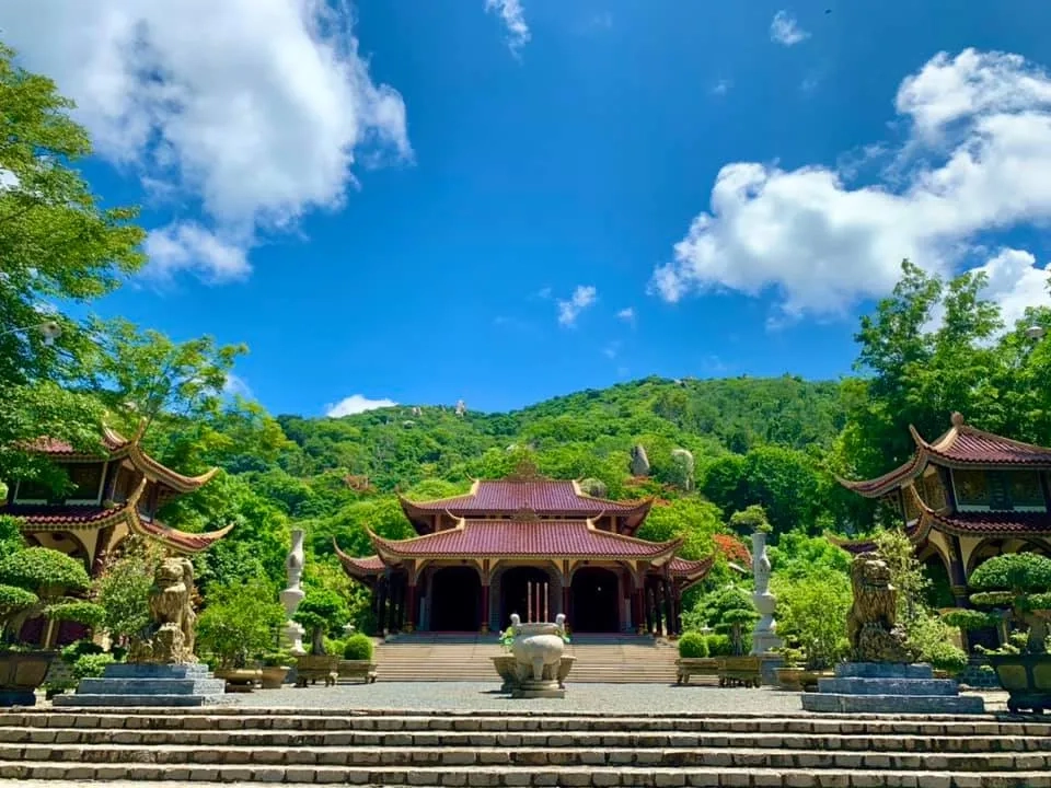 Ghé thăm điểm đến Chùa Khỉ