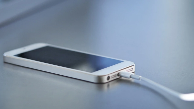 Một số lưu ý khi sử dụng sạc điện thoại