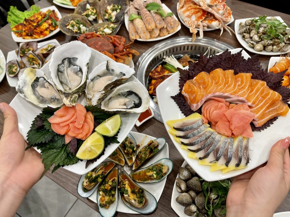 Hòa mình thiên nhiên thưởng thức hải sản tươi sống