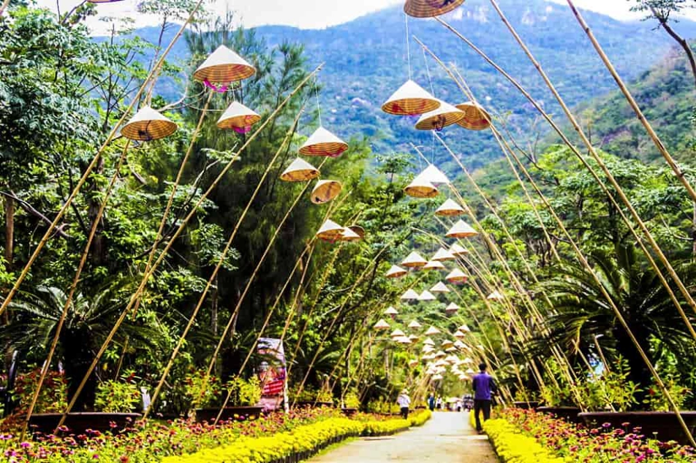 Khám phá Đảo Hoa Lan (Hòn Hèo) cuốn hút