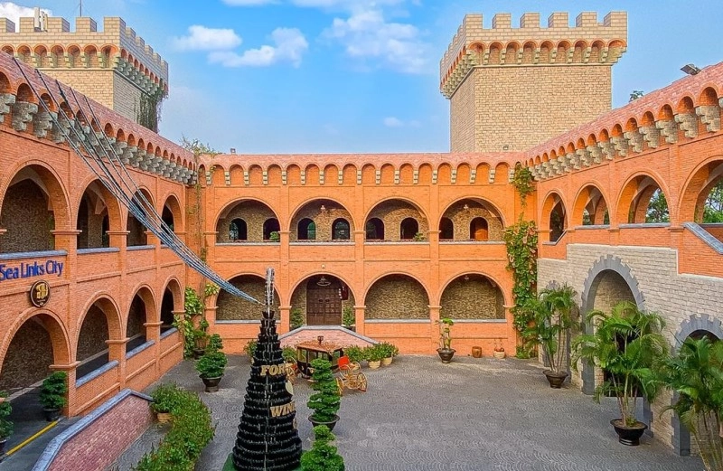 Trải nghiệm mới lạ tại lâu đài rượu vang RD gần bãi đá