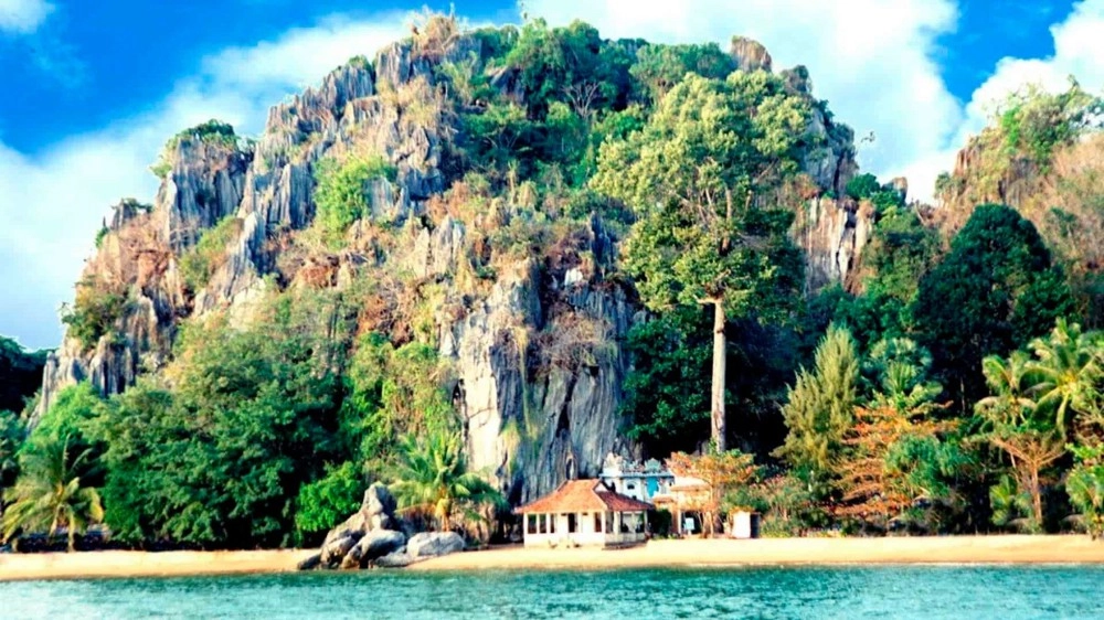 Tham quan Chùa Hang (Hải Sơn Tự) linh thiêng