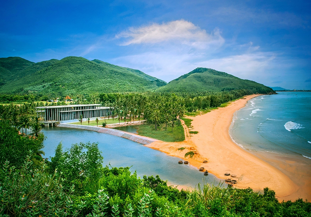 Đừng bỏ lỡ các công trình độc đáo gần biển Quy Hòa nổi bật