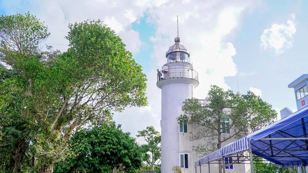 Gửi lời hẹn ngắm toàn cảnh đảo từ hải đăng Thổ Chu