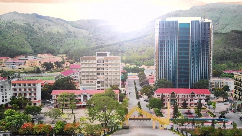 Ký túc xá, nhà ăn và khu thể thao đầy đủ tiện nghi