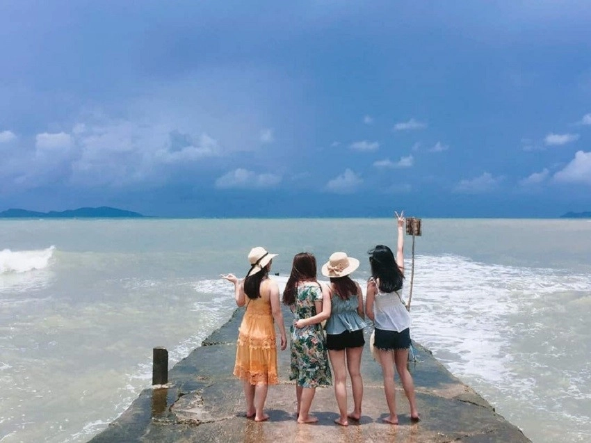 Góc bình yên giữa thiên nhiên là Bãi Sơn Hào đầy quyến rũ