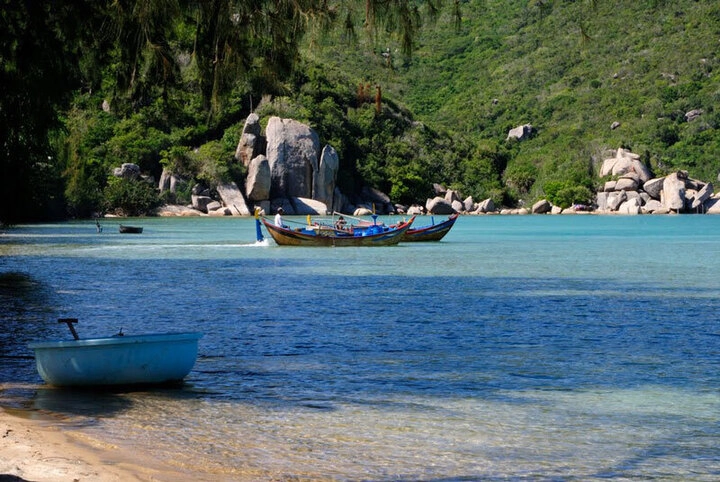 Khám phá vẻ đẹp hoang sơ Đầm Môn