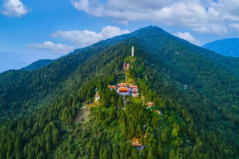 Tĩnh tâm giữa thiên nhiên tại chùa Hương Tích linh thiêng nổi tiếng