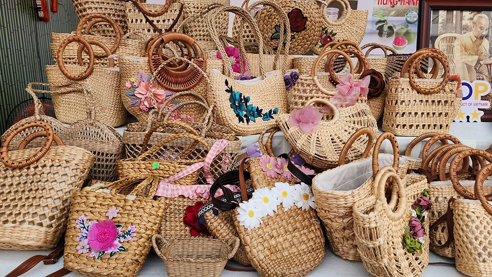 Gợi ý mua gì về làm quà khi du lịch Mỹ Thủy