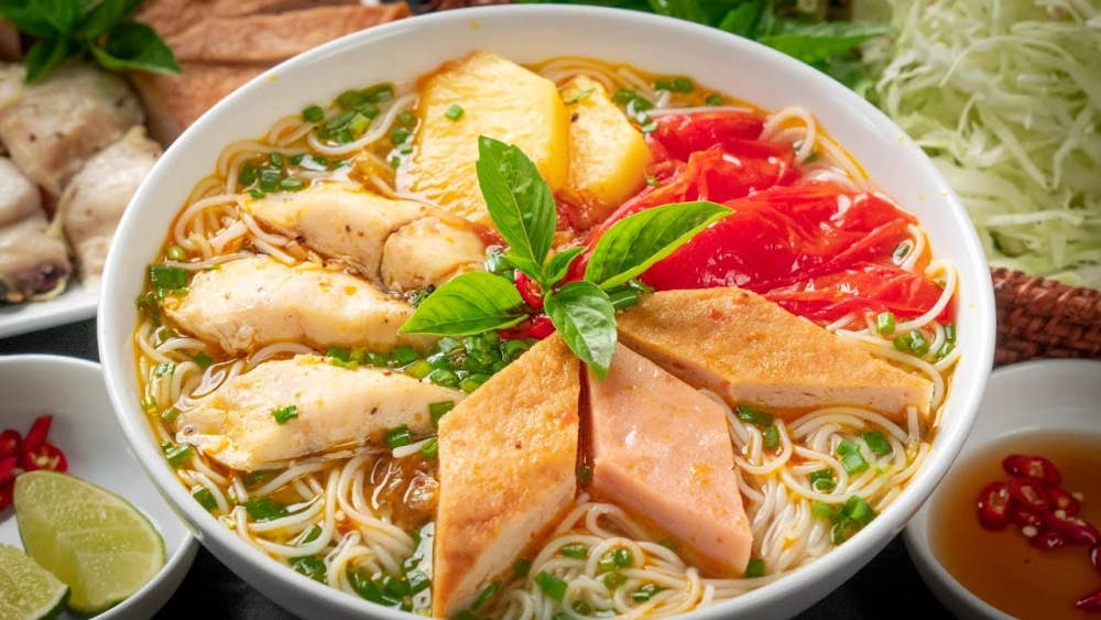 Thưởng thức Bún chả cá ngon khó cưỡng