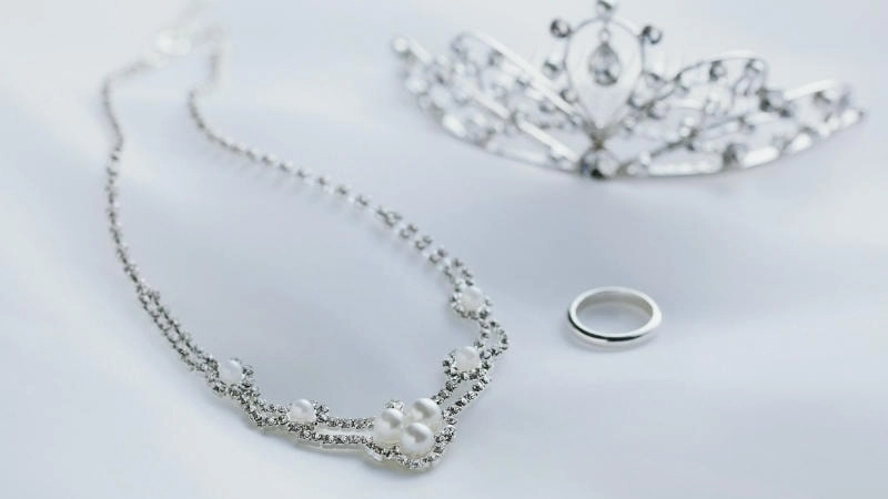  Luôn kiểm tra kỹ các ký hiệu và mua sắm tại cửa hàng uy tín để đảm bảo chất lượng bạc