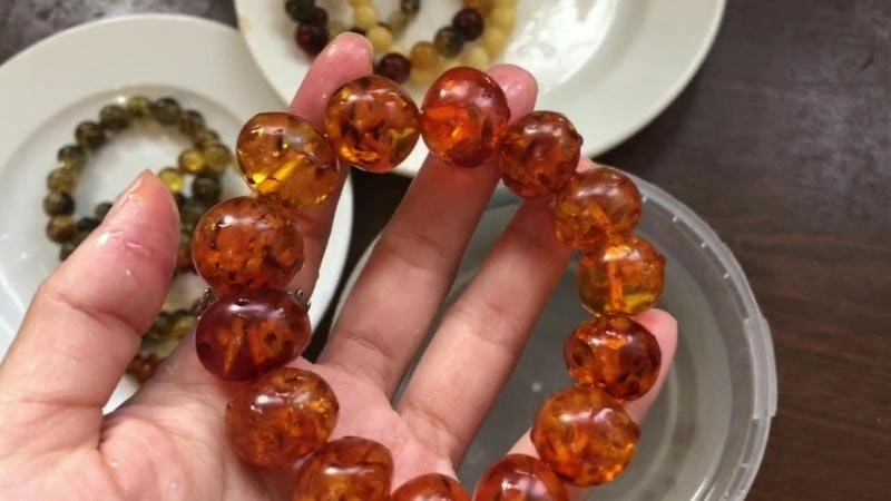 Phân biệt những loại hổ phách thường thấy trên thị trường