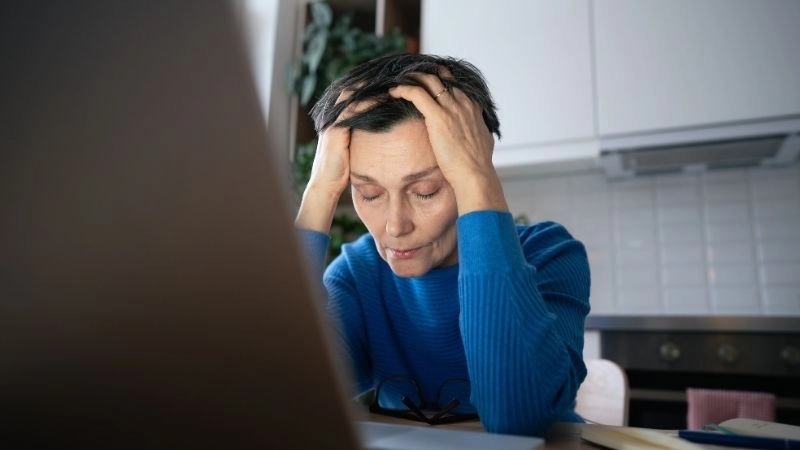 Mệt mỏi kéo dài – dấu hiệu gan quá tải 