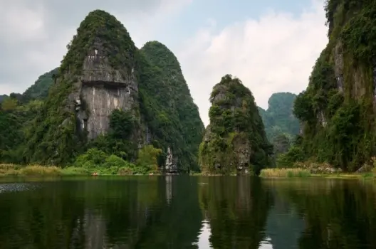 Khám phá địa hình cácxtơ được hình thành như thế nào trong tự nhiên