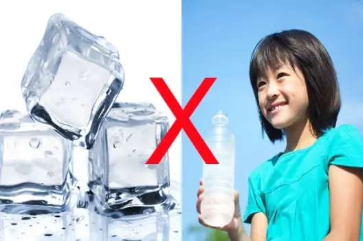 Uống nước đá nhiều có bị sao không và cách hạn chế