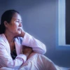 Con gái thức khuya có tác hại gì đối với sức khỏe và nhan sắc?