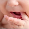 Mẹo Dân Gian Chữa Sốt Mọc Răng Cho Bé Hiệu Quả Tại Nhà