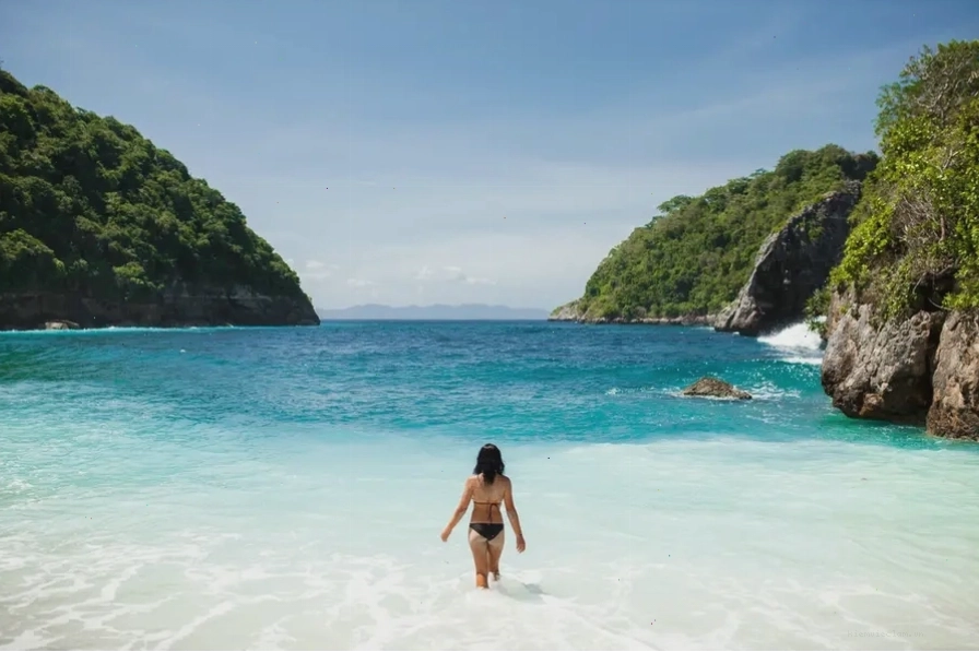 Bãi biển Atuh Bali hoang sơ và yên bình