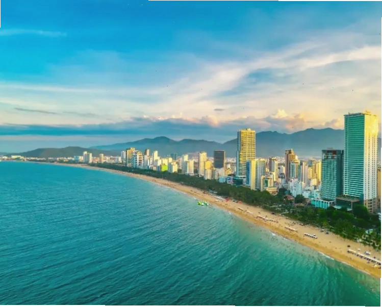 Bãi biển Côn Đảo với làn nước trong xanh và vẻ đẹp hoang sơ