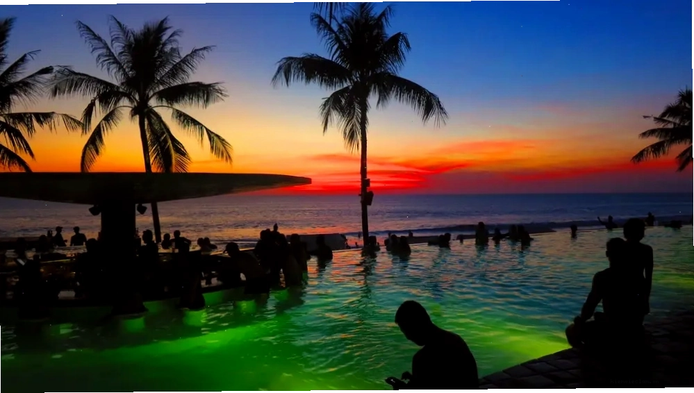 Bãi biển Seminyak Bali sang trọng và sôi động