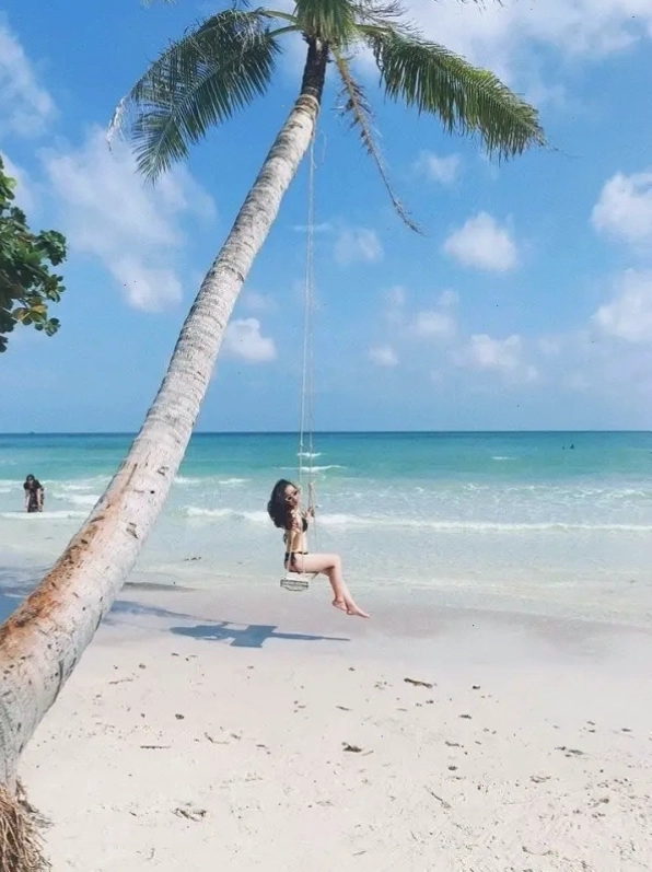 Bãi Sao Phú Quốc với làn nước trong xanh