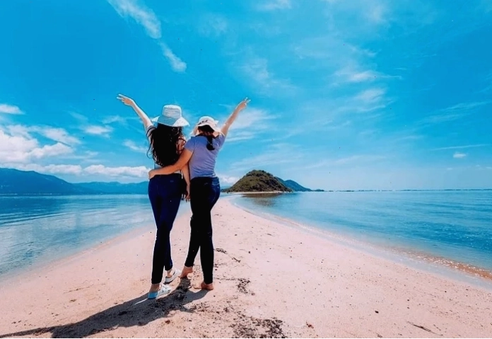 Bình minh rực rỡ trên Mũi Đôi, Vịnh Vân Phong