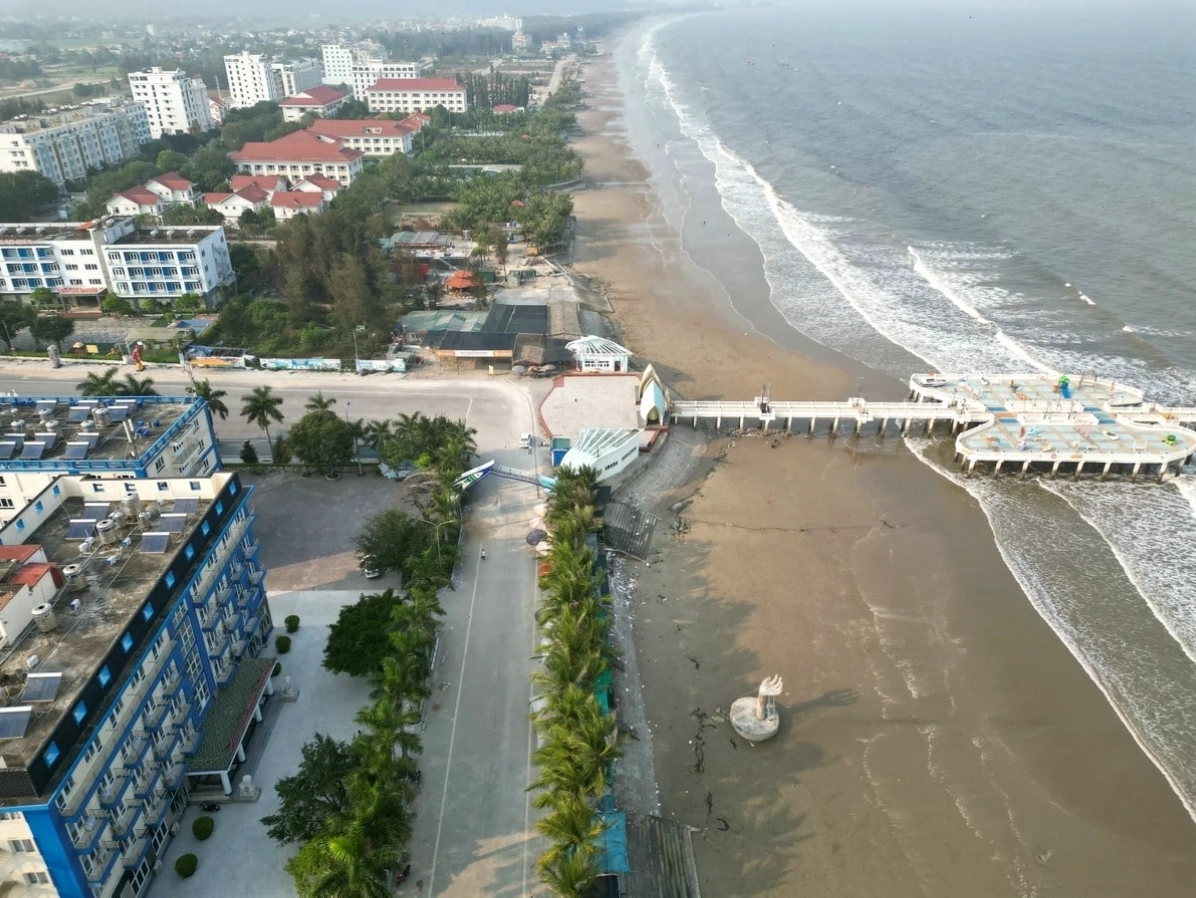 Bình minh tuyệt đẹp trên biển Hải Tiến, Thanh Hóa