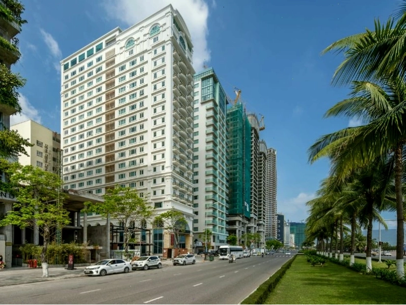 Bữa tối lãng mạn tại nhà hàng view biển