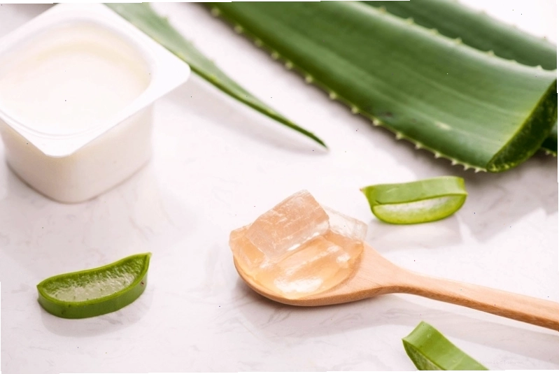 Cách chườm ấm lên mắt để giảm sưng đau do lẹo