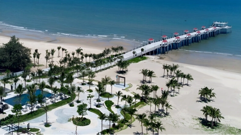 Cầu ngắm biển Hồ Tràm Hamptons Pier