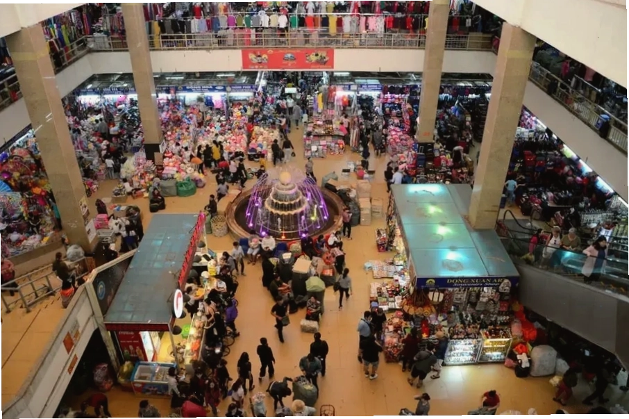 Chợ Đồng Xuân lung linh về đêm