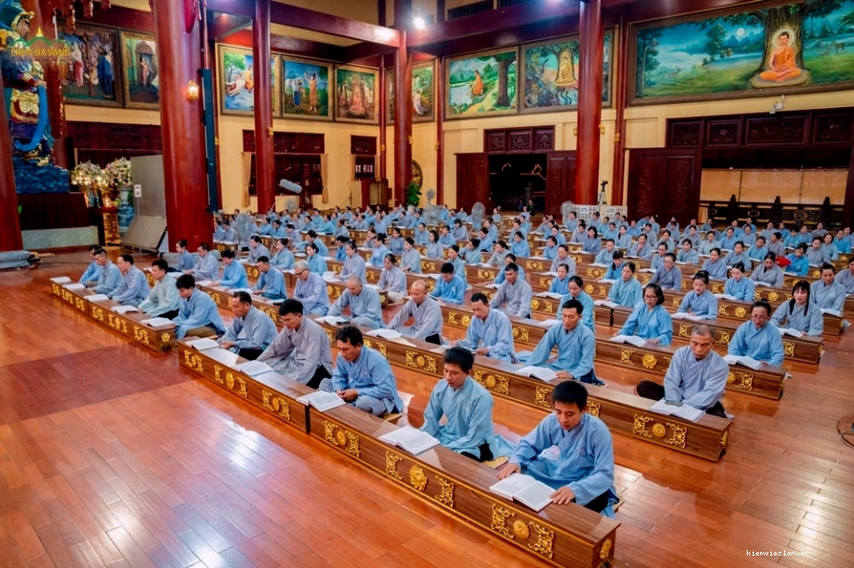 Chúng ta nên tinh tấn tu tập, tụng kinh để chuyển hóa duyên chết trùng