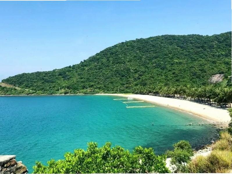 Cù Lao Chàm gần biển An Bàng là nơi lý tưởng cho hoạt động lặn biển