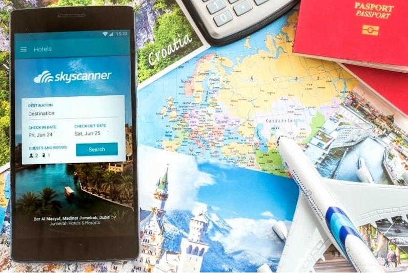 Đặt vé máy bay qua app Skyscanner