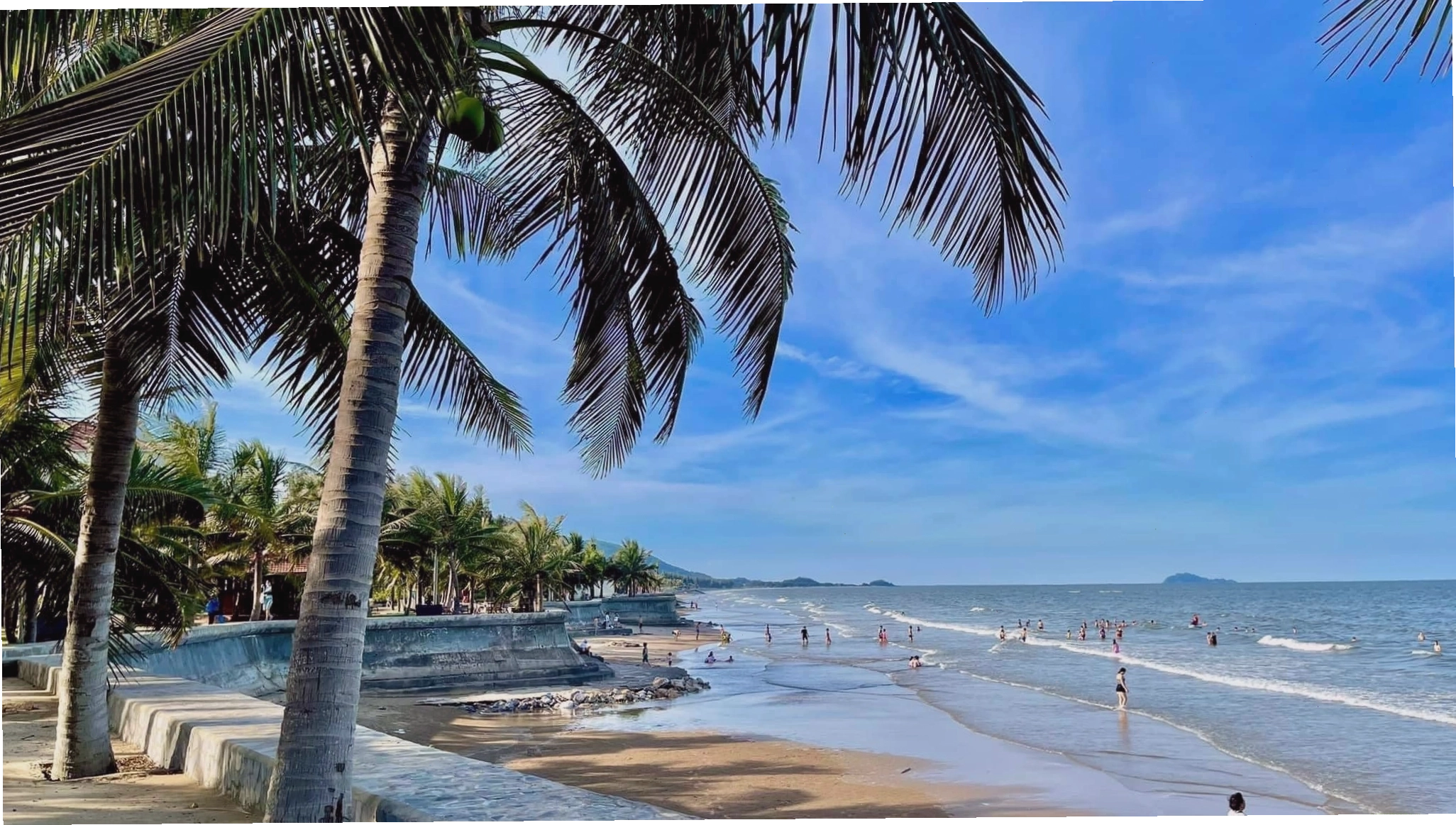 Địa chỉ biển Hải Tiến và các dịch vụ lưu trú